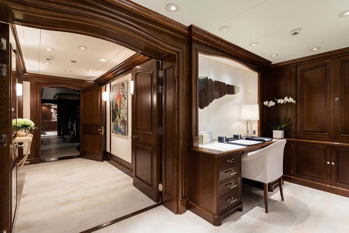 FLAG Motor yacht for sale - Image 10