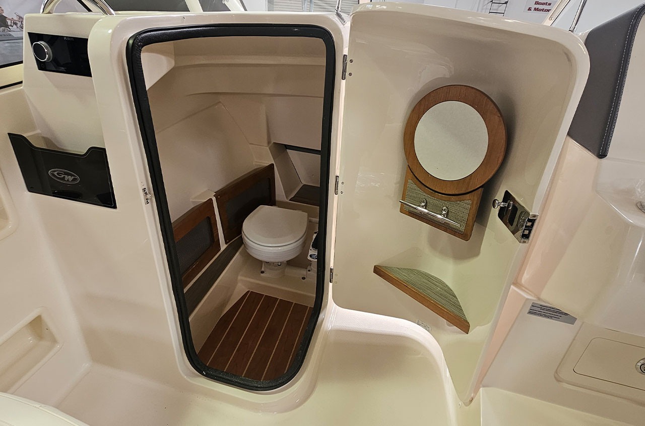 Grady-White Freedom 235 For Sale | Sea Glass Green | Yamaha 350hp Outboard - Image 6