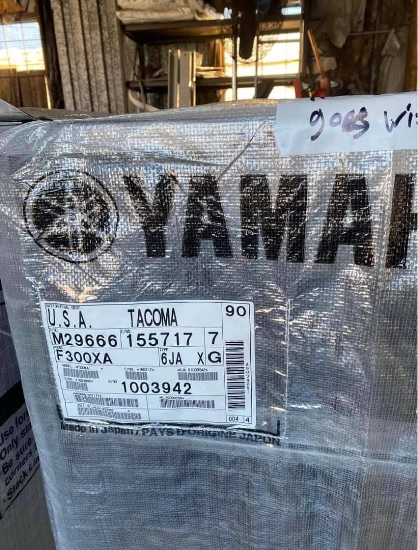 Yamaha 300hp outboard motors for sale | Digital Electronic Controls, 30" Shaft | F300UCB & LF300UCB - Image 4