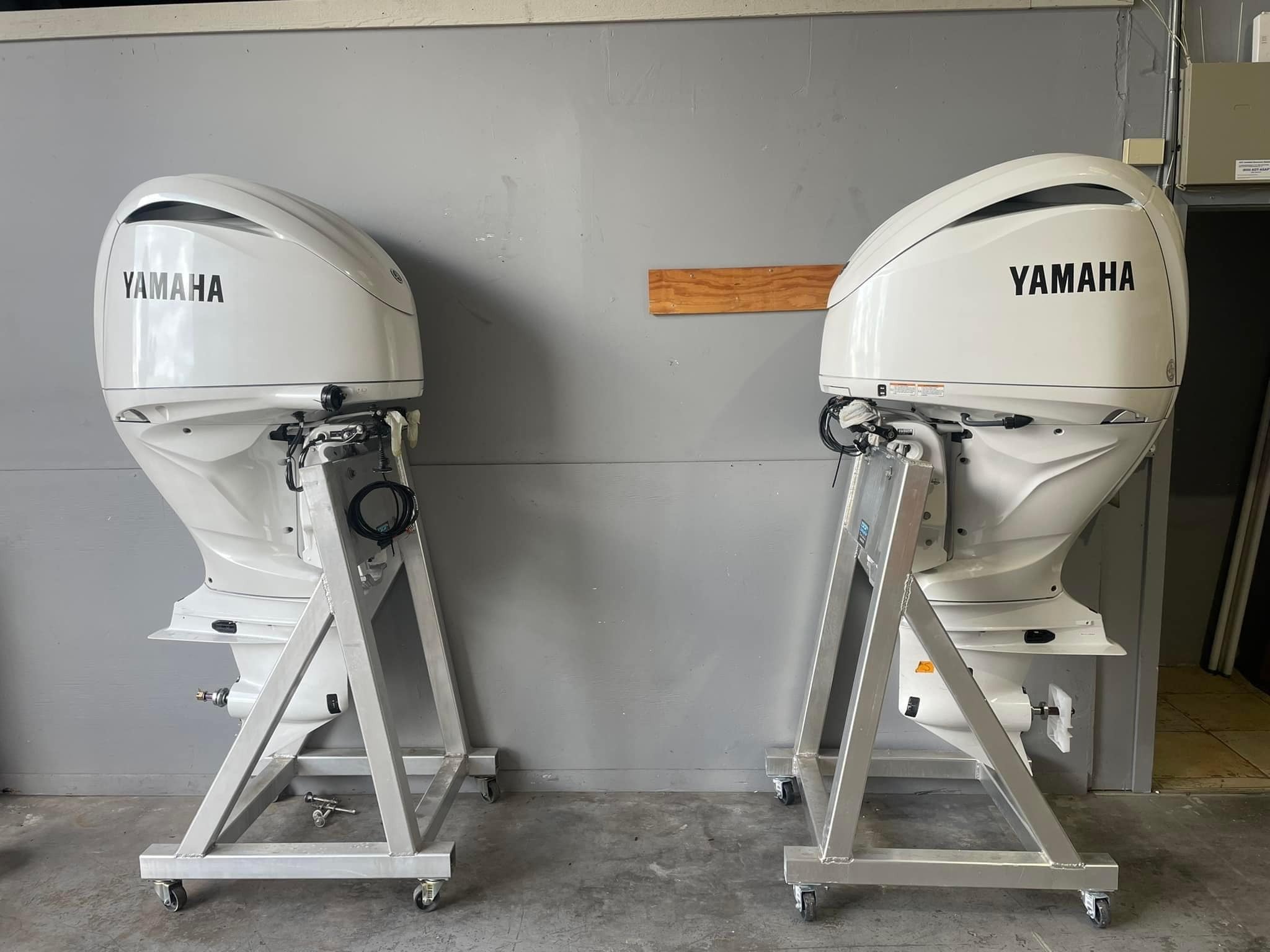 Yamaha 300hp outboard motors for sale | Digital Electronic Controls, 30" Shaft | F300UCB & LF300UCB